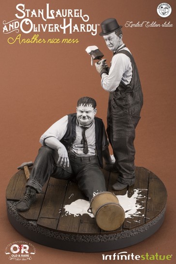 Stan Laurel & Oliver Hardy - Old & Rare Statue - Infinite