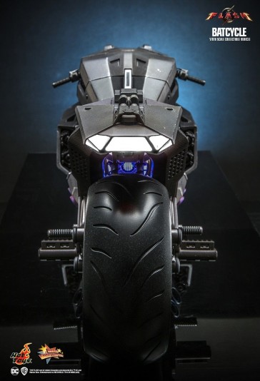 Hot Toys - Batcycle - The Flash