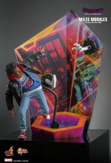 Hot Toys - Miles Morales in Spider-Man: Across the Spider-Verse - MMS710