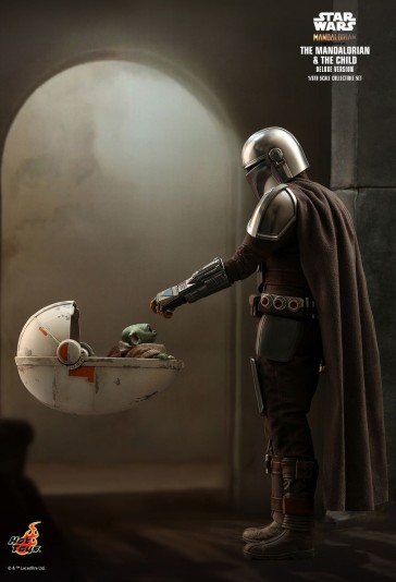 Hot Toys - Mandalorian & The Child - Star Wars: The Mandalorian - Deluxe Version