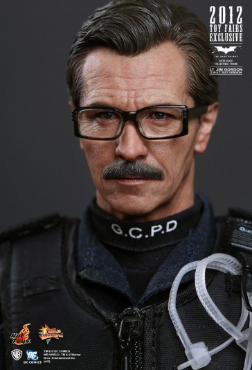 Lt. Jim Gordon S.W.A.T. Vers. Collectible -Hot Toys