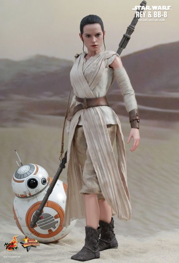 Rey und BB-8 - Star Wars: The Force Awakens