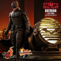 Hot Toys - Batman and Bat-Signal - The Batman