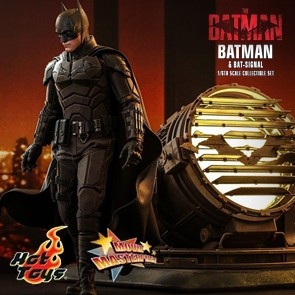 Hot Toys - Batman and Bat-Signal