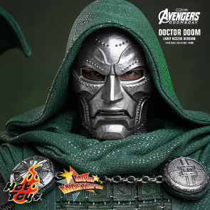 Hot Toys - Doctor Doom Early Access Version - Avengers: Doomsday