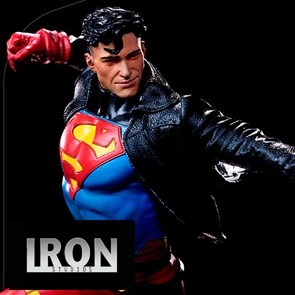Iron Studios - Superboy - DC Comics - Deluxe Art Scale