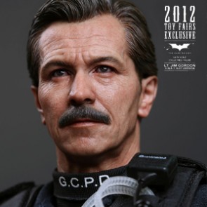 Lt. Jim Gordon S.W.A.T. Vers. Collectible -Hot Toys