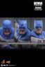 Hot Toys - Batman Battle Damaged - Batman: The Dark Knight