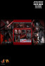 Hot Toys - Darth Vader - Battle Damaged - Deluxe Version 