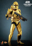 Hot Toys - Clone Trooper Gold Chrome Version